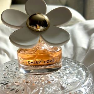 Daisy by Marc Jacobs